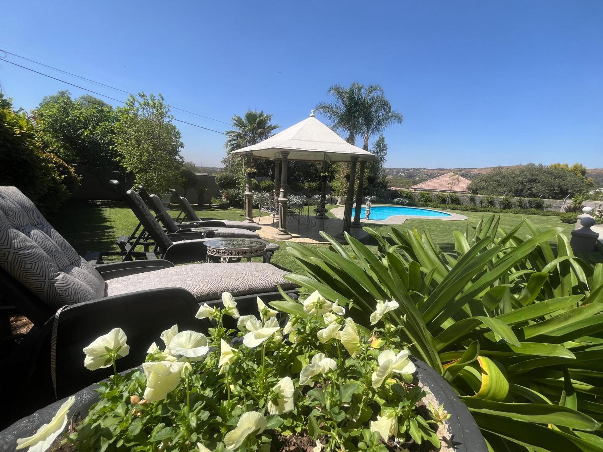 La Vida Luka - Luxury Guesthouse พริทอเรีย ภายนอก รูปภาพ