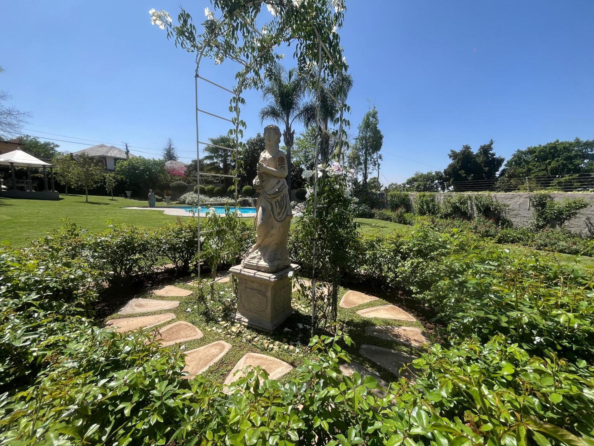 La Vida Luka - Luxury Guesthouse พริทอเรีย ภายนอก รูปภาพ