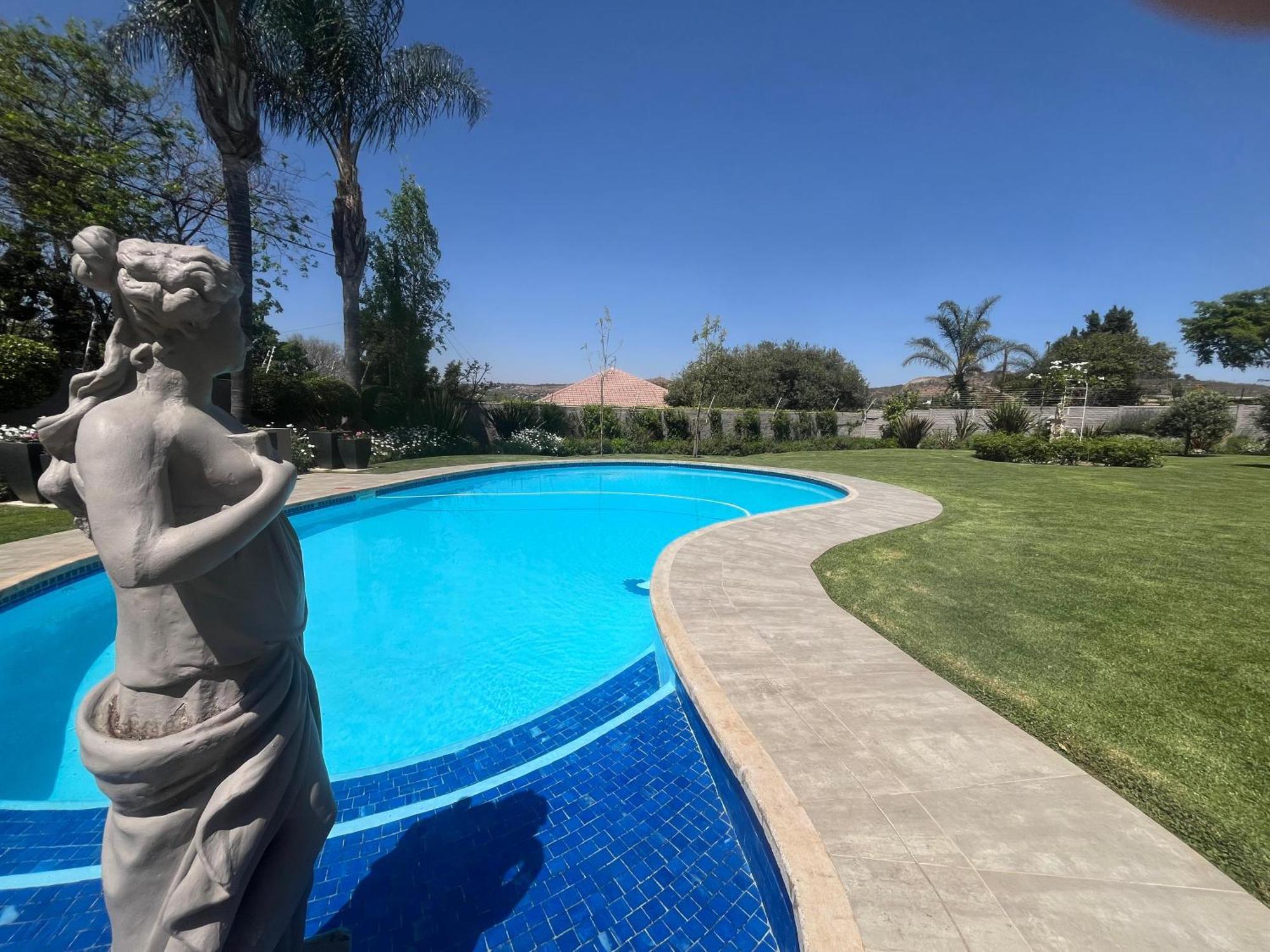 La Vida Luka - Luxury Guesthouse พริทอเรีย ภายนอก รูปภาพ
