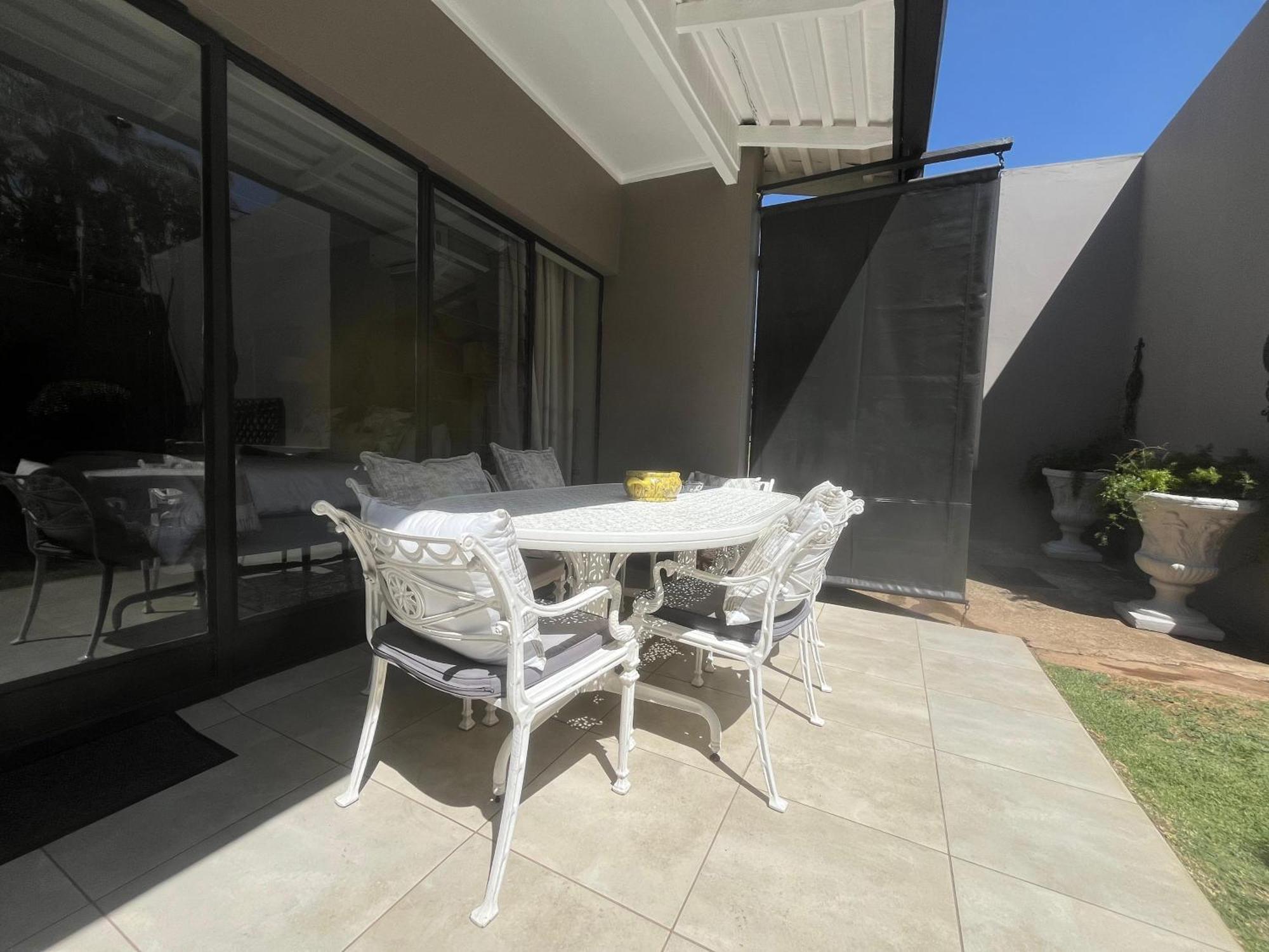 La Vida Luka - Luxury Guesthouse พริทอเรีย ภายนอก รูปภาพ