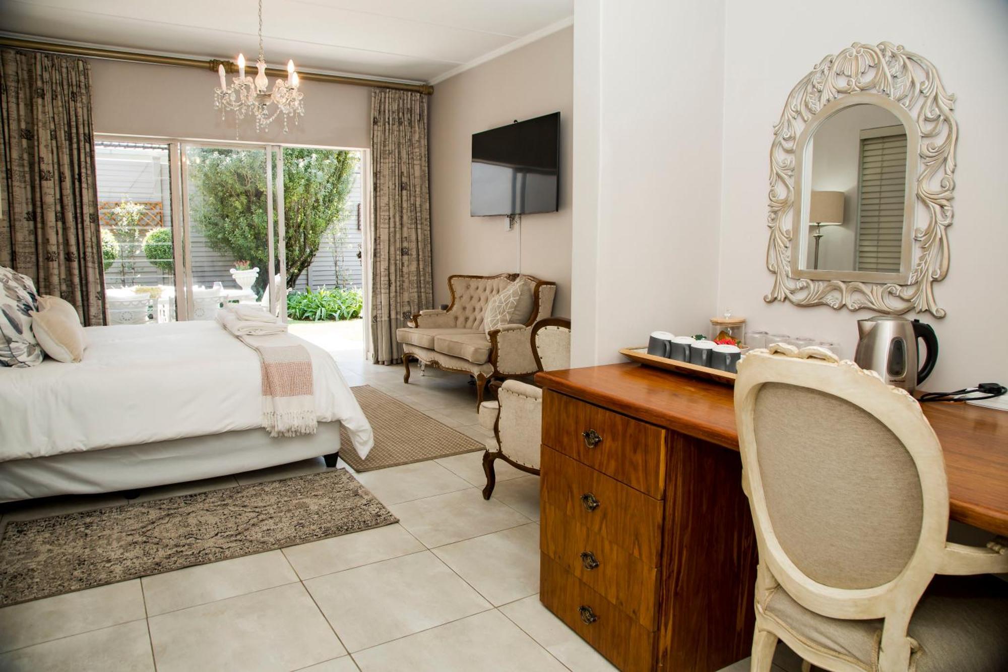 La Vida Luka - Luxury Guesthouse พริทอเรีย ภายนอก รูปภาพ