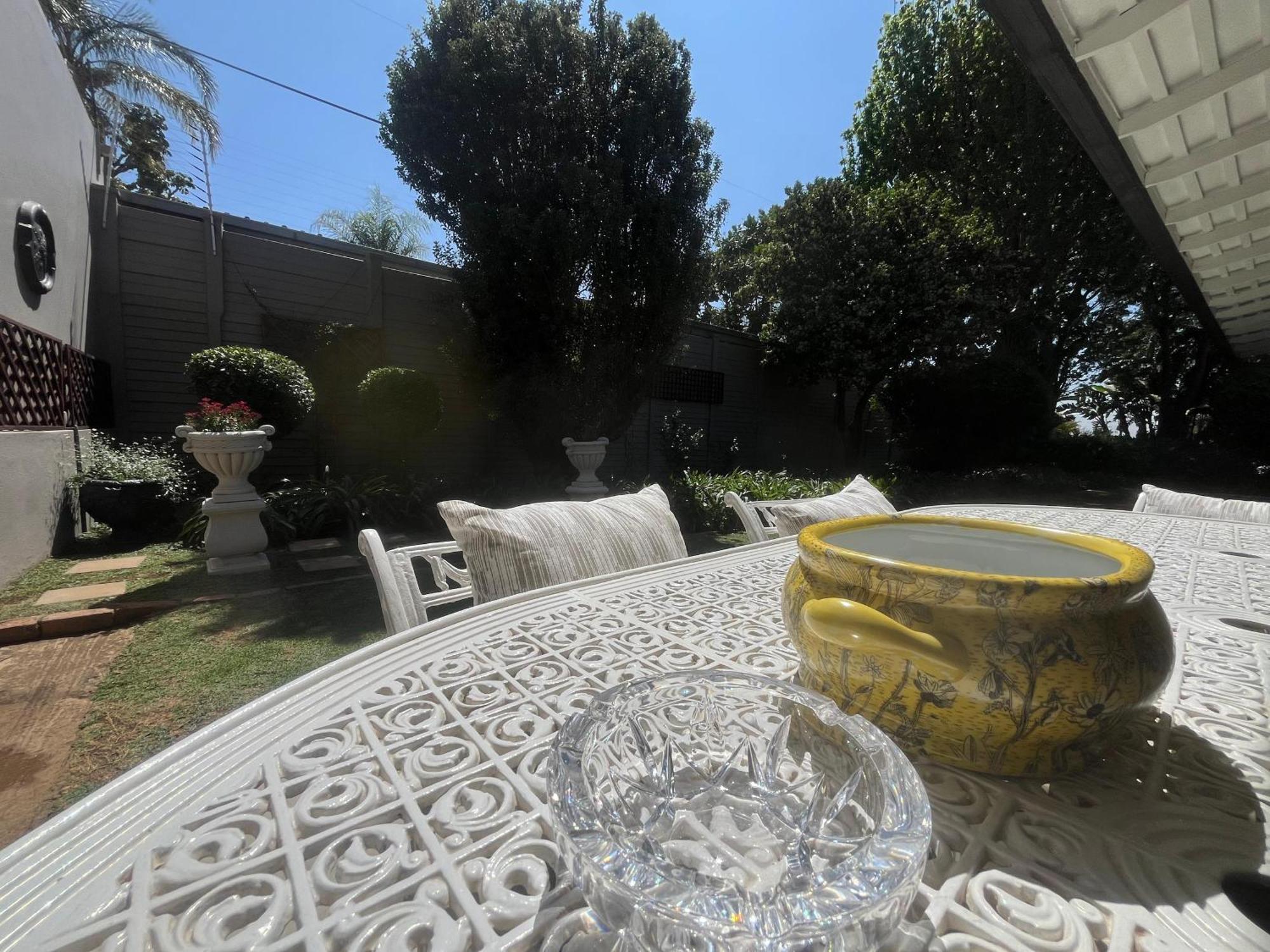 La Vida Luka - Luxury Guesthouse พริทอเรีย ภายนอก รูปภาพ
