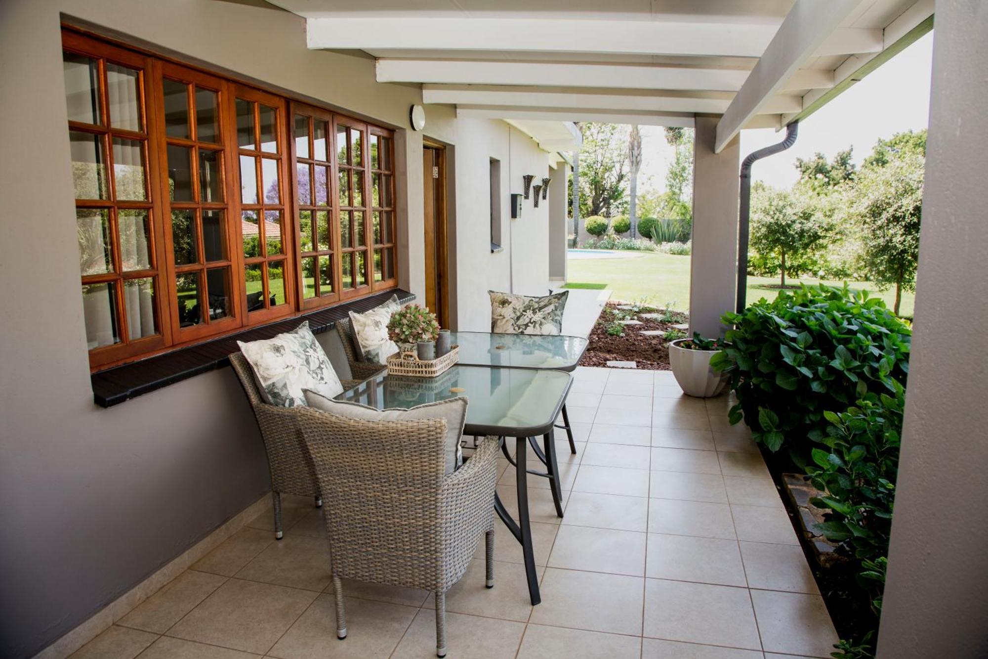 La Vida Luka - Luxury Guesthouse พริทอเรีย ภายนอก รูปภาพ