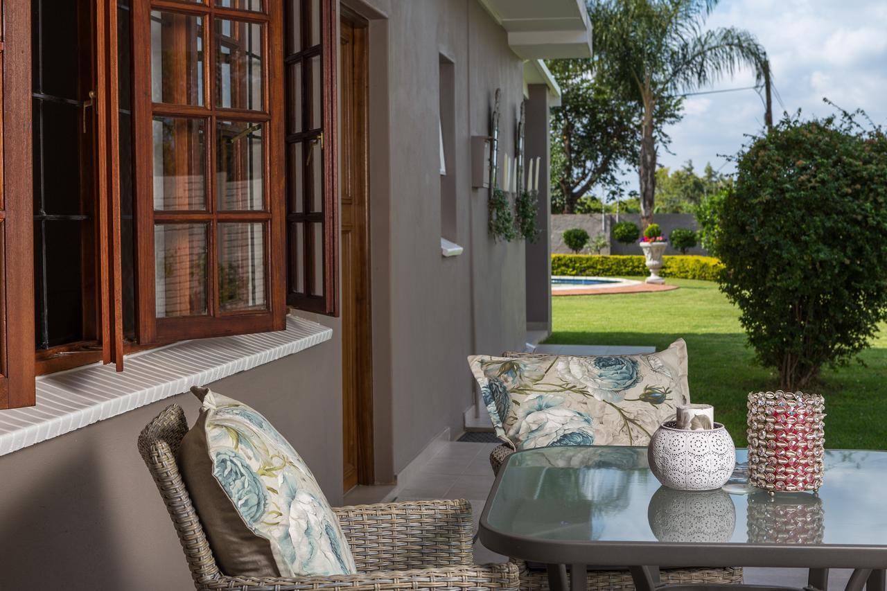 La Vida Luka - Luxury Guesthouse พริทอเรีย ภายนอก รูปภาพ