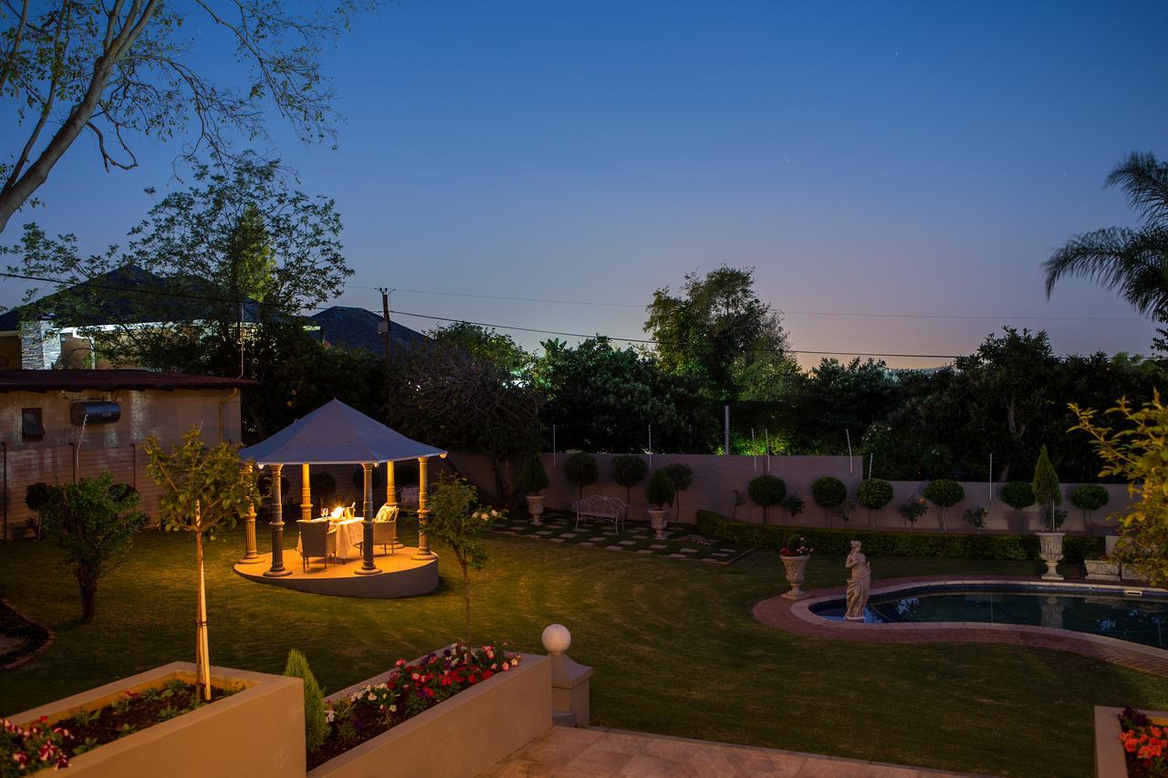 La Vida Luka - Luxury Guesthouse พริทอเรีย ภายนอก รูปภาพ