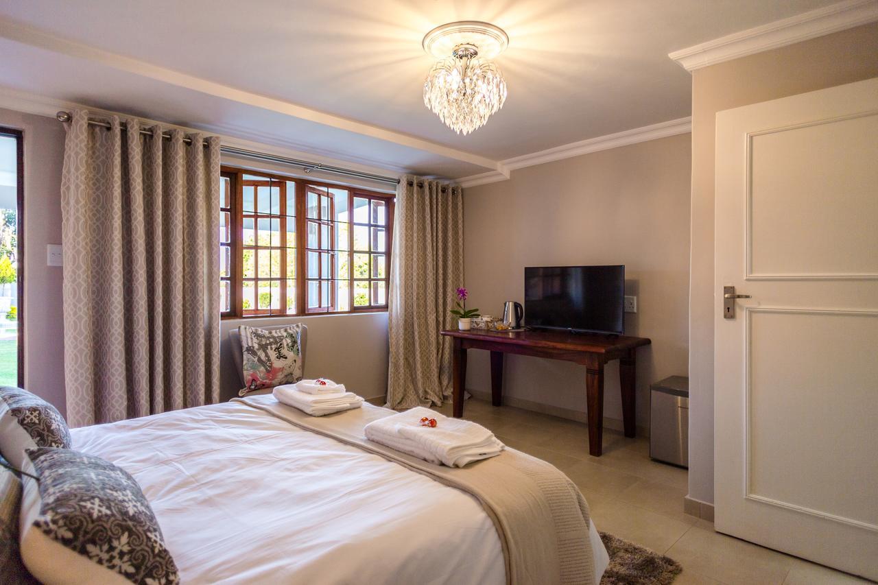 La Vida Luka - Luxury Guesthouse พริทอเรีย ภายนอก รูปภาพ