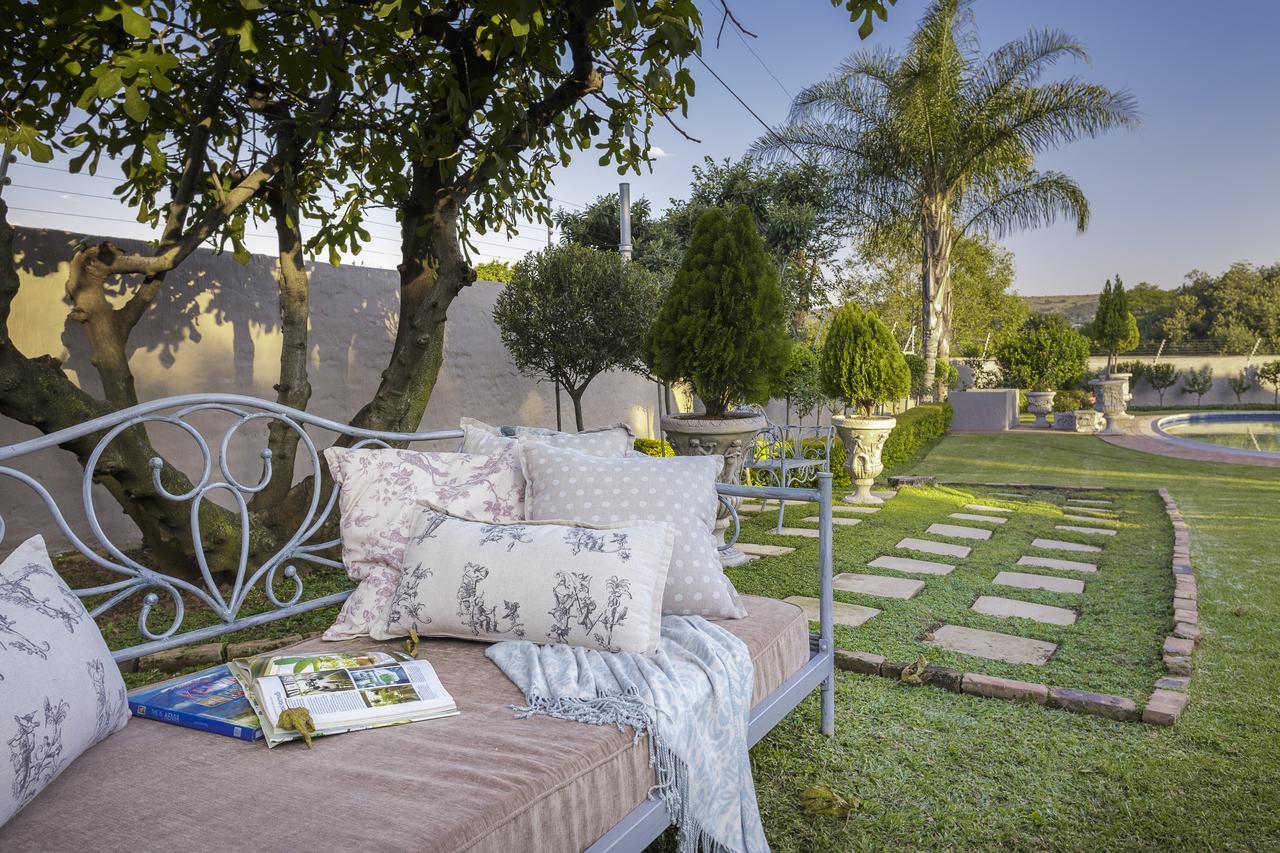 La Vida Luka - Luxury Guesthouse พริทอเรีย ภายนอก รูปภาพ