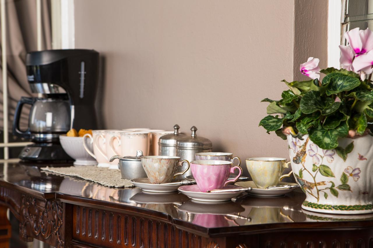 La Vida Luka - Luxury Guesthouse พริทอเรีย ภายนอก รูปภาพ